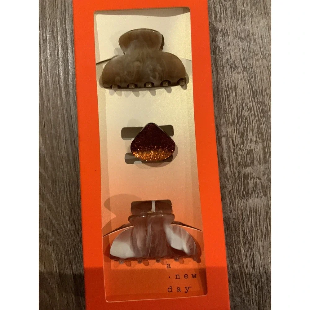A‎ New Day 3 pk Plastic Hair Clips Boxed Set